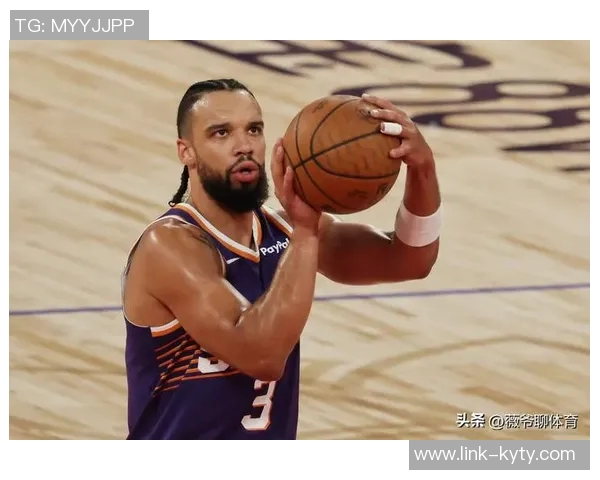 名记详细回顾太阳与篮网冲突裁判回放时长达八分十四秒的全过程